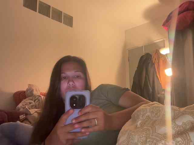 Minettesexy24 webcam