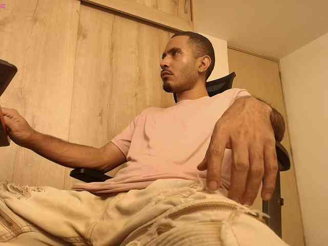 paradisemagic24 Live Webcam on BongaCams