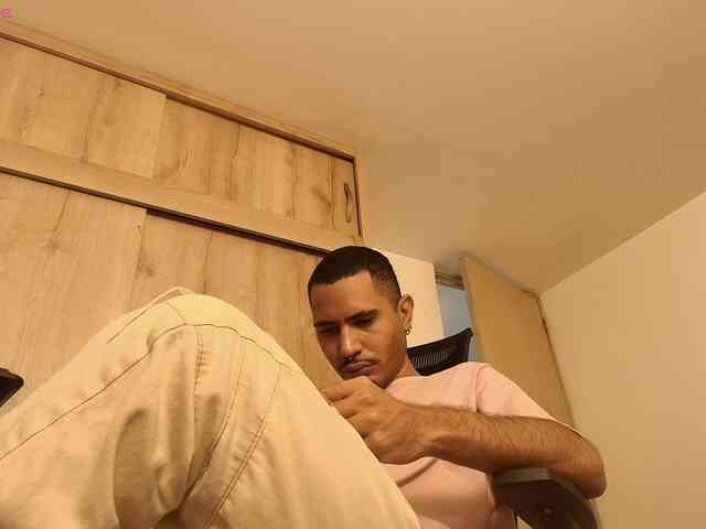 paradisemagic24 Live Webcam on BongaCams
