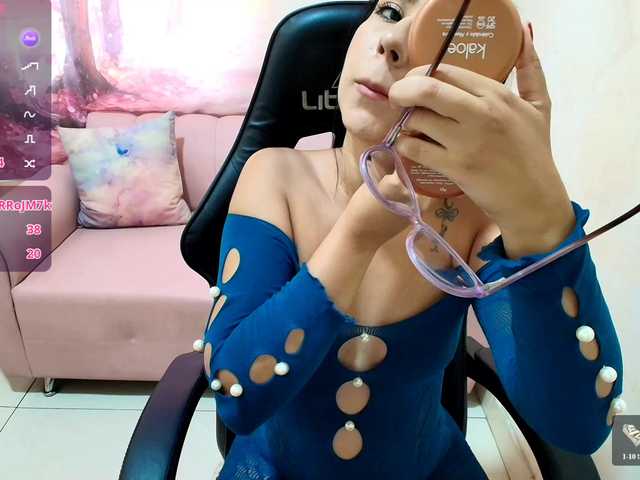 ambersexy18 live cam on BongaCams