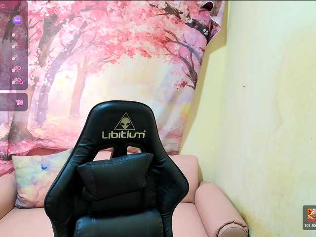 ambersexy18 live cam on BongaCams