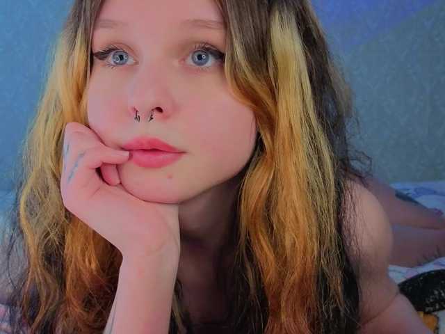 Hi-Kitti live cam on BongaCams
