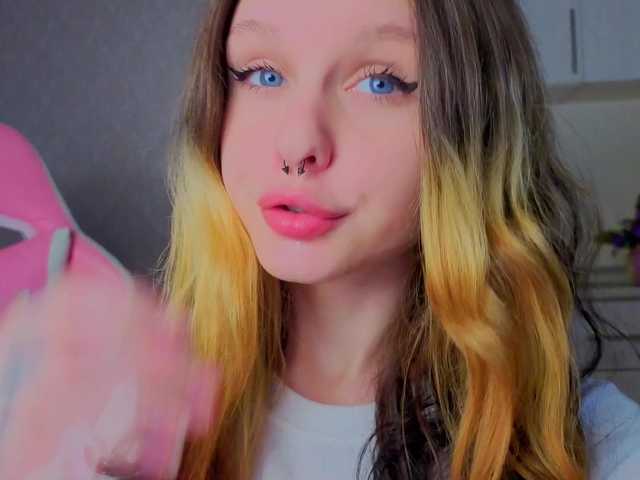 Hi-Kitti live cam on BongaCams