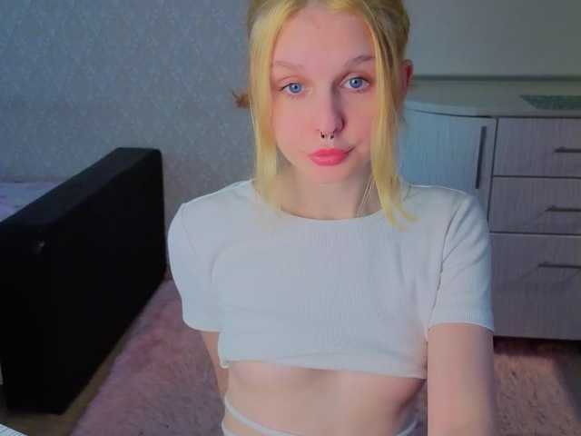 Hi-Kitti live cam on BongaCams