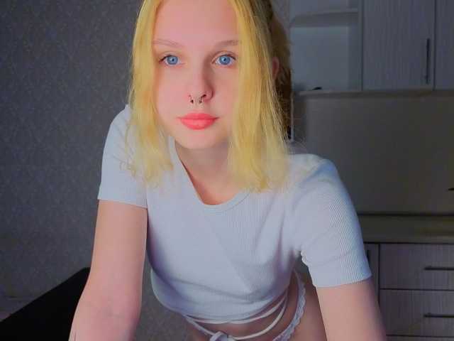 Hi-Kitti live cam on BongaCams