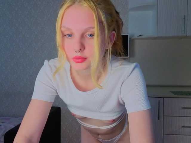 Hi-Kitti live cam on BongaCams