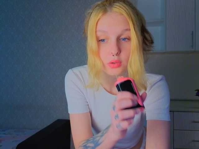 Hi-Kitti live cam on BongaCams