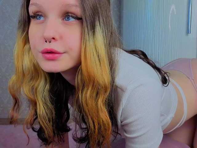 Hi-Kitti live cam on BongaCams