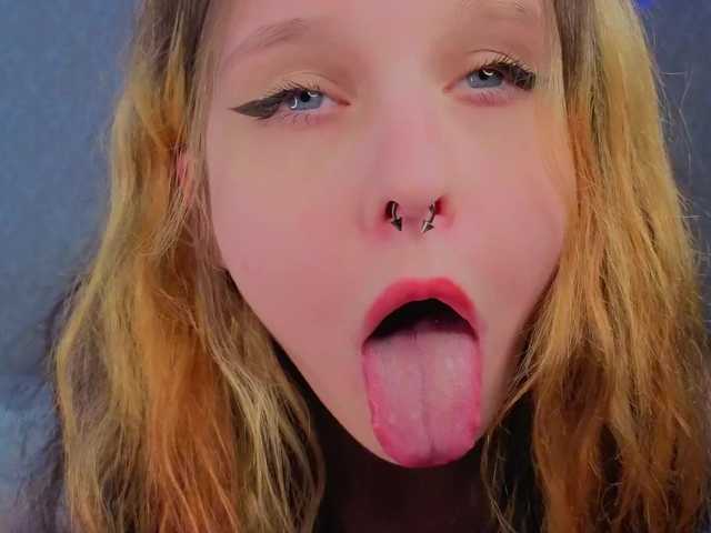 Hi-Kitti live cam on BongaCams