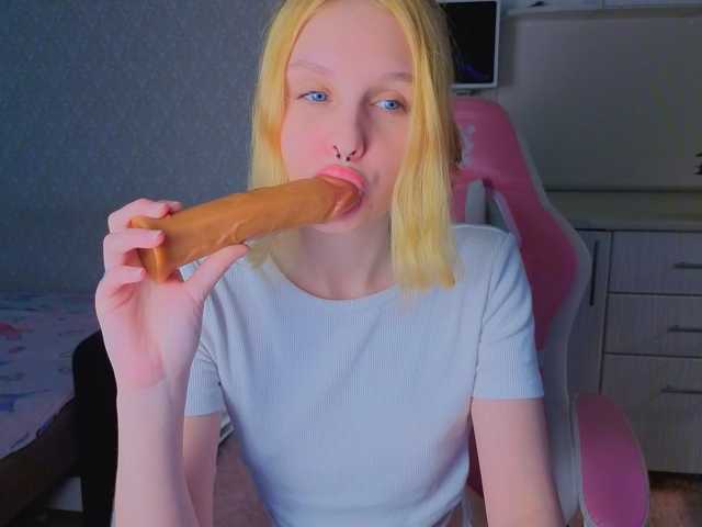 Hi-Kitti live cam on BongaCams