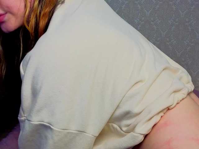 Hi-Kitti live webcam show