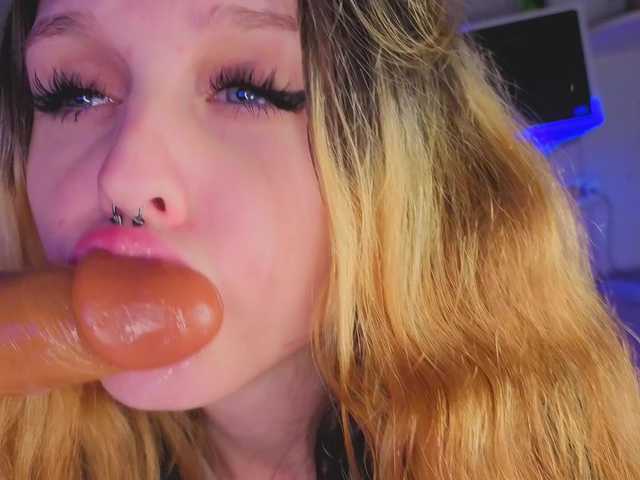 Hi-Kitti live cam on BongaCams