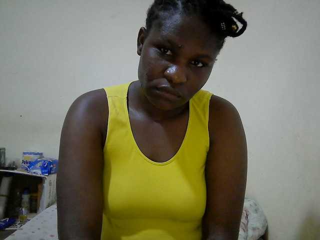 le modèle adara-lee est en webcam porno dans un show sur le site bongacams, il possède les tags suivants: Ebony,Brunette,Trimmed