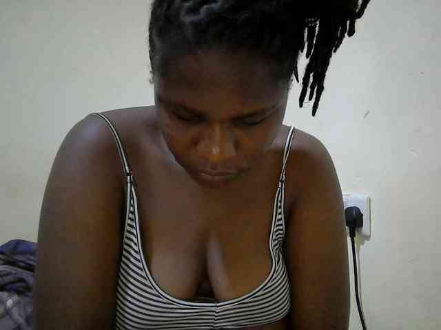 adara-lee webcam