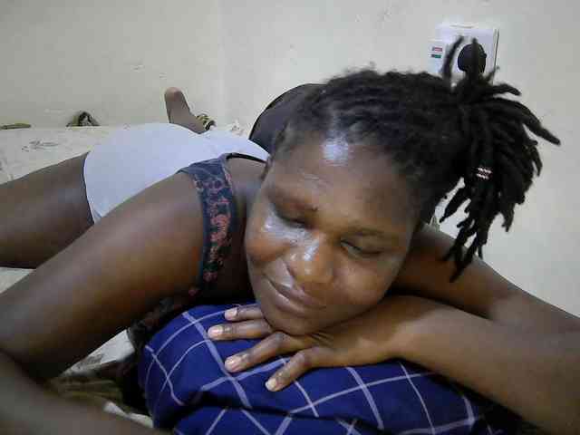 adara-lee webcam