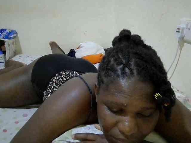 adara-lee webcam
