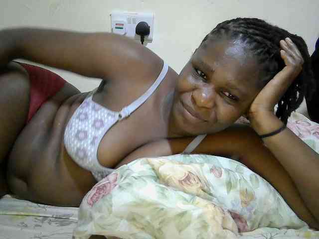 adara-lee Live Webcam on BongaCams