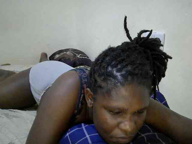 adara-lee webcam