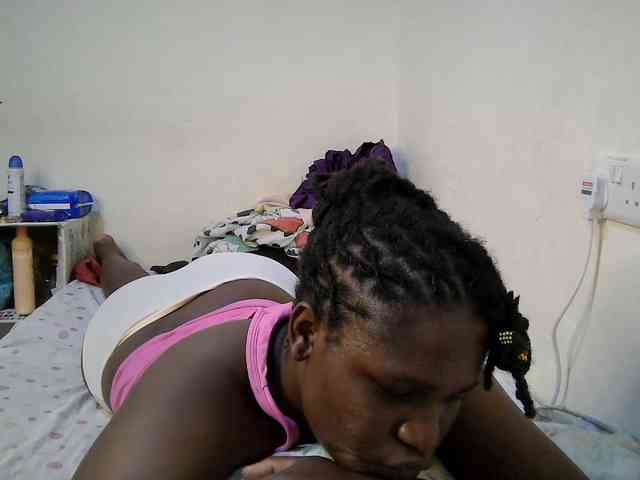 adara-lee webcam