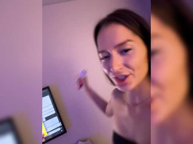 whiteTEAa live cam on BongaCams