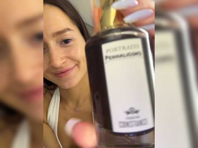 whiteTEAa live webcam show