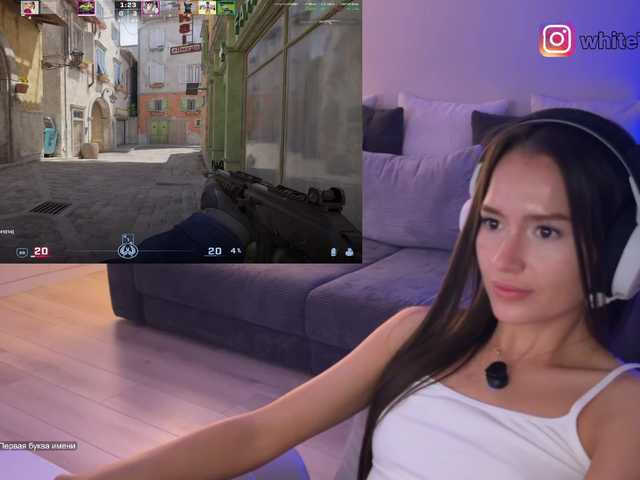 whiteTEAa live cam on BongaCams