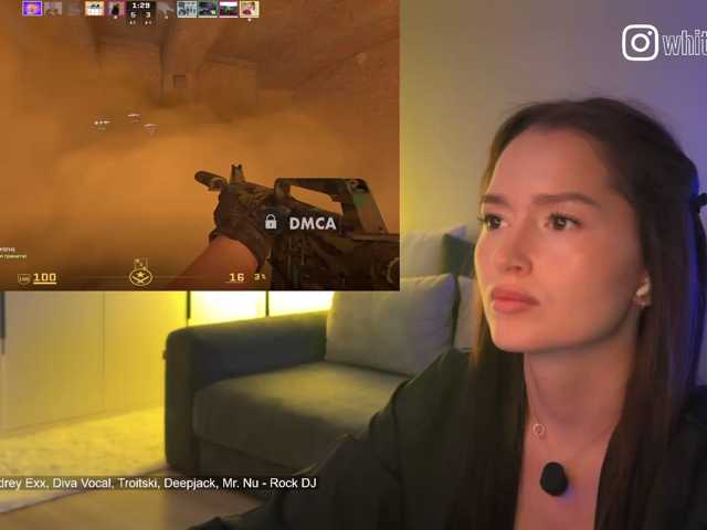 whiteTEA live cam preview