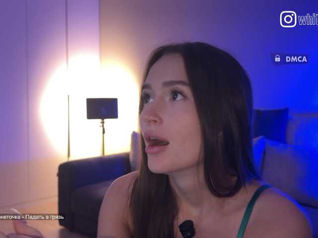 whiteTEAa live cam on BongaCams