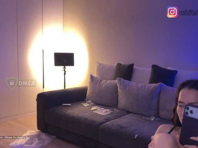 whiteTEAa live cam on BongaCams