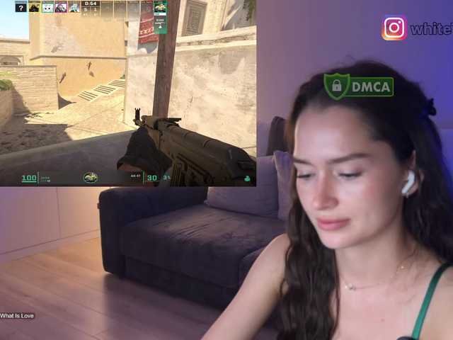 whiteTEAa live cam on BongaCams