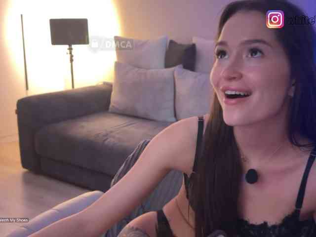 whiteTEAa Live Webcam on BongaCams