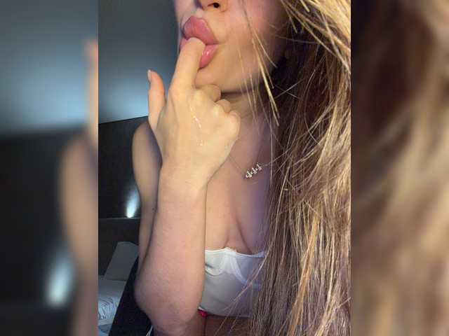 Pleasure- webcam model