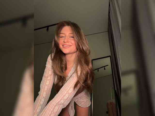 Bu model şu anda canlı. Pleasure-