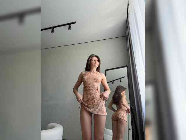Este modelo está ao vivo agora. Pleasure-
