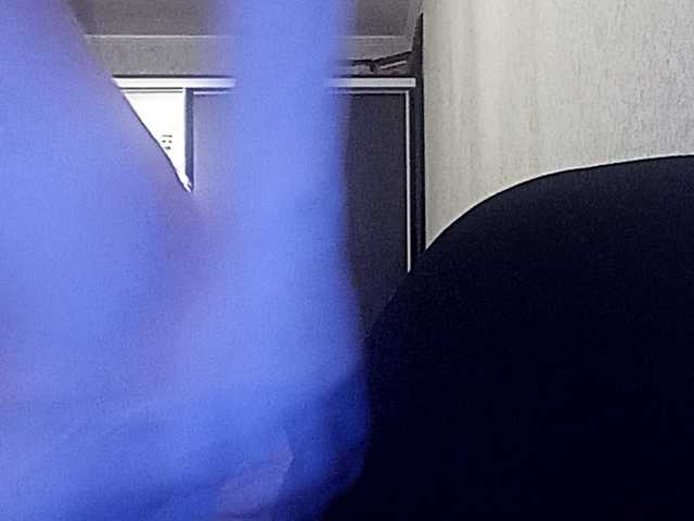 Mamie-Crys live cam on BongaCams