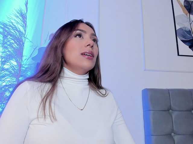 Nicole_Voshkie webcam