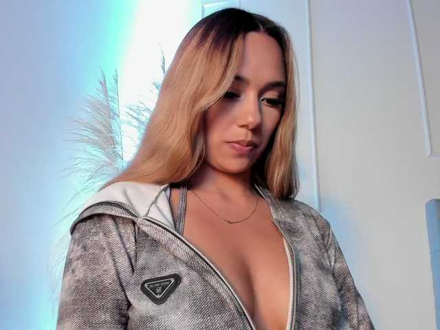 Arianne-ferrer's BongaCams show and profile