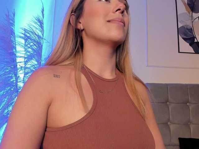 Nicole_Voshkie webcam