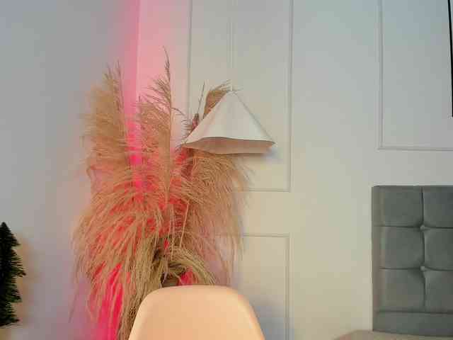 Nicole_Voshkie webcam