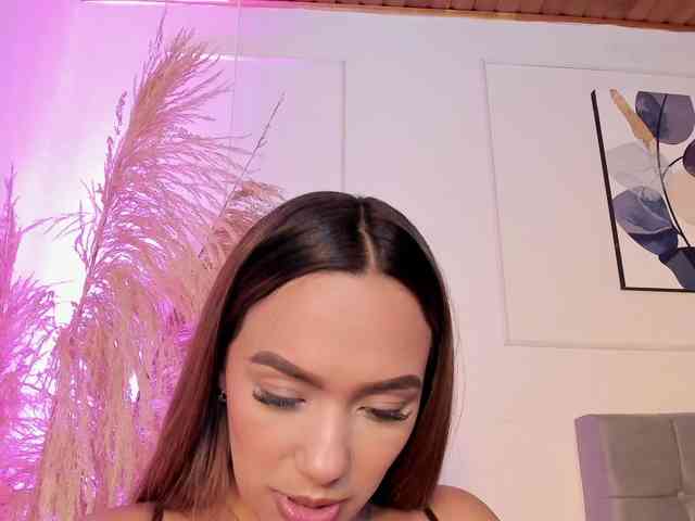 Nicole_Voshkie