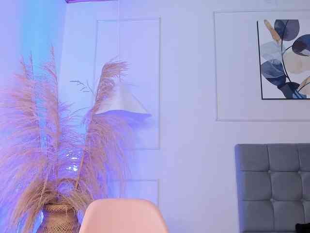 Nicole_Voshkie webcam