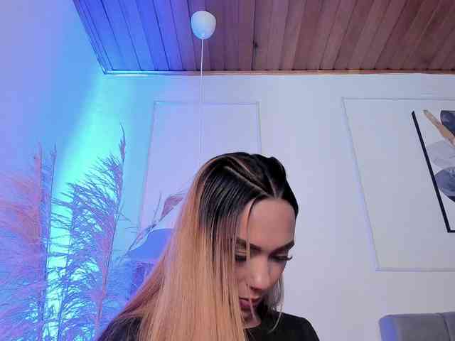 Nicole_Voshkie