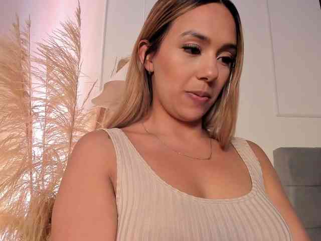 Nicole_Voshkie webcam