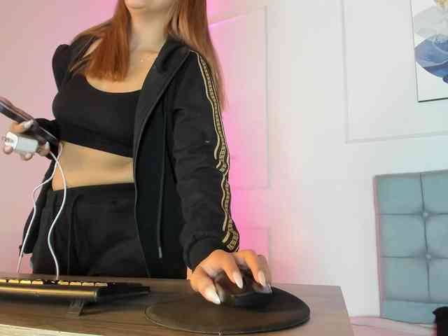Nicole_Voshkie