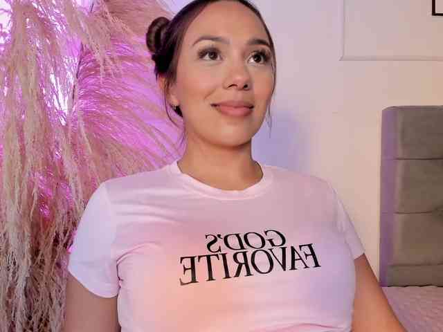 Nicole_Voshkie