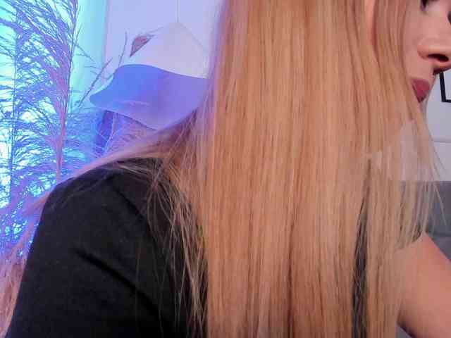 Nicole_Voshkie