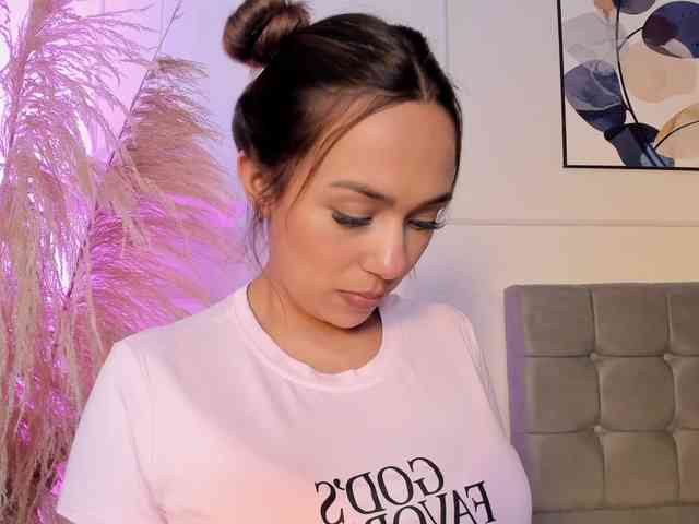 Nicole_Voshkie webcam