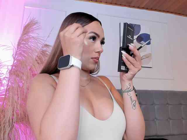 Nicole_Voshkie