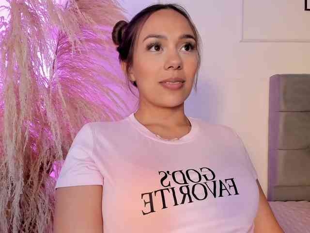 Nicole_Voshkie webcam