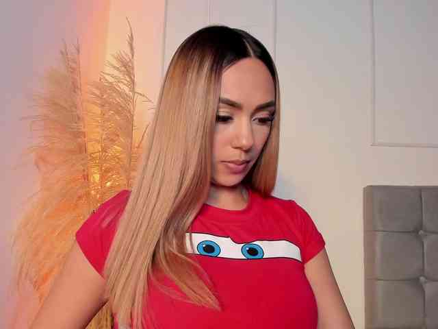 Nicole_Voshkie webcam